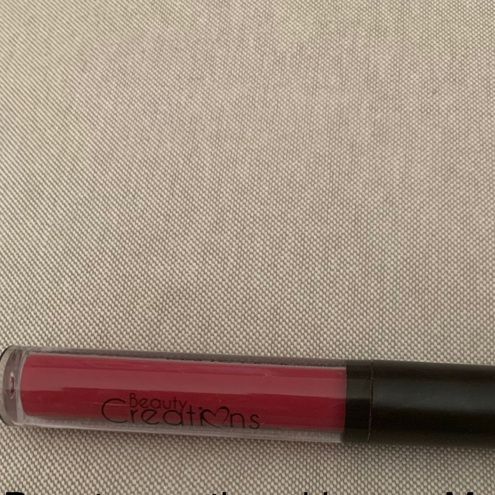 Beauty creations Kiss Me Matte